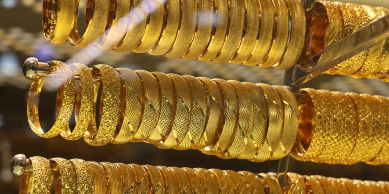 Sahte dolardan korkanlar altına yöneliyor!