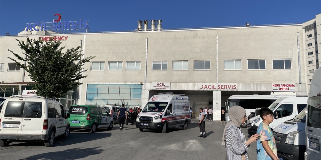 GÜNCELLEME - 2 Malatya'da inşaat çalışmaları sırasında vinç devrildi, 3 kişi öldü, 2 kişi yaralandı