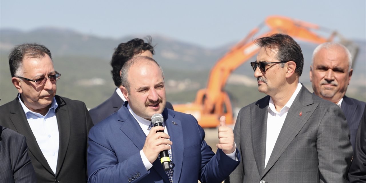 Bakan Mustafa Varank, Bilecik'te seramik fabrikası temel atma törenine katıldı: