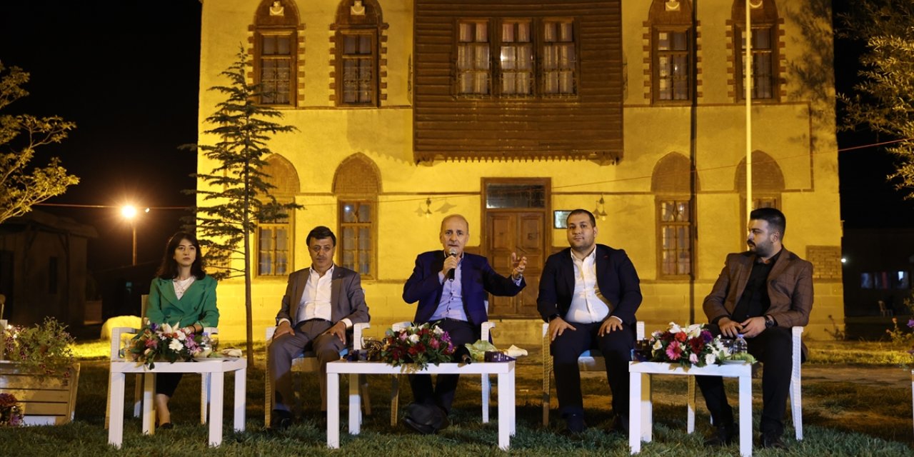 AK Parti Genel Başkanvekili Kurtulmuş, Van'da gençlerle buluştu: