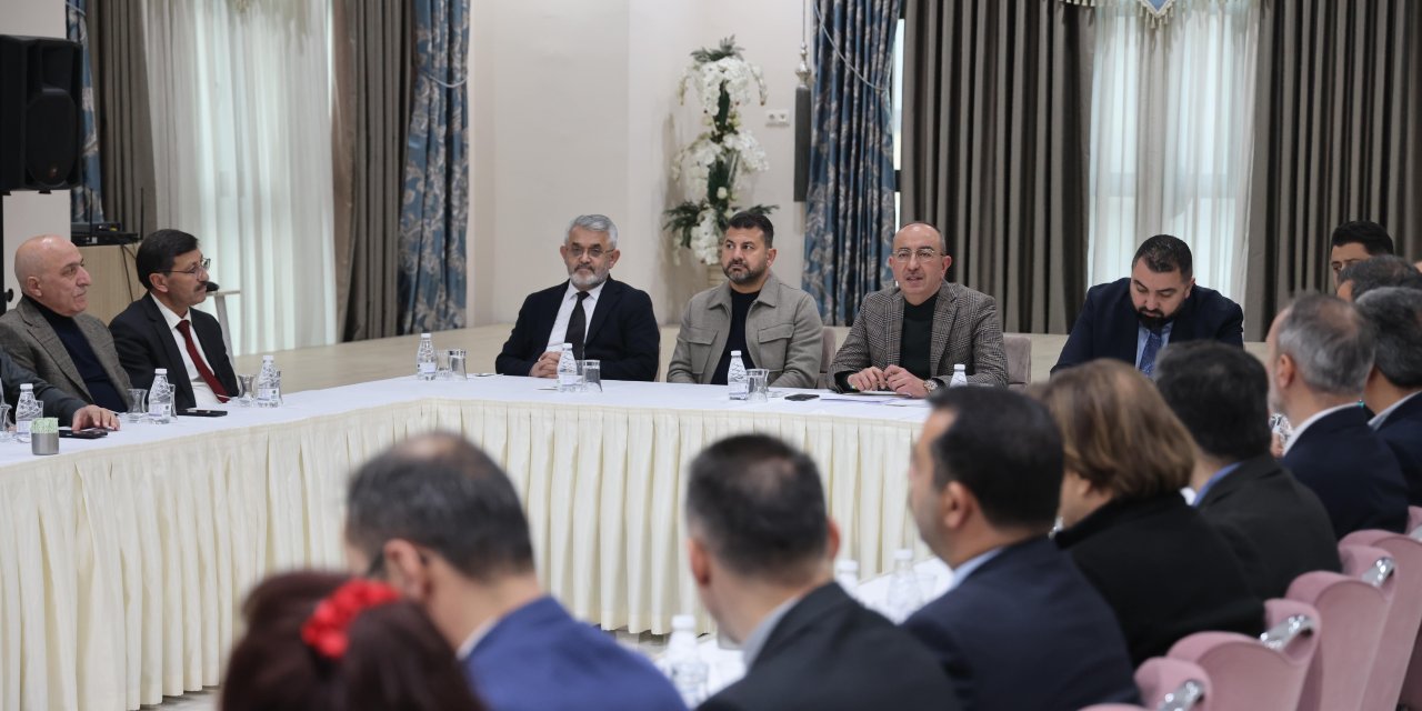 Yılın son toplantısını yapan Başkan Kavuş: “Belediyecilik azim, tecrübe, vizyon ve proje işidir”