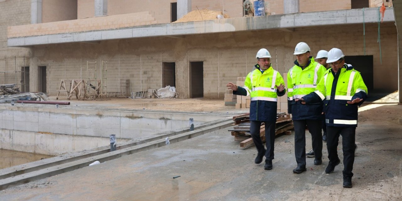 Selçuklu'da Sporcu Seçme ve Yetiştirme Merkezi'nin yapımı hızla sürüyor! Başkan Pekyatırmacı incelemelerde bulundu