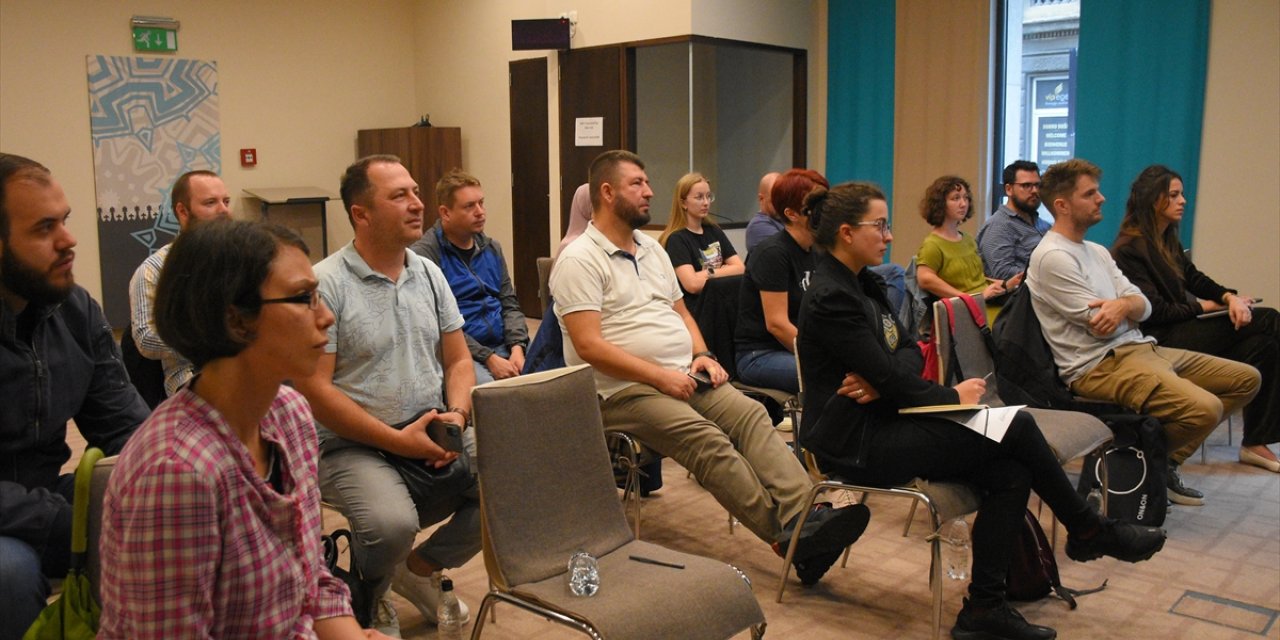 Bosna Hersek'te festival kapsamında "akıllı telefonla belgesel yapımı" eğitimi sürüyor