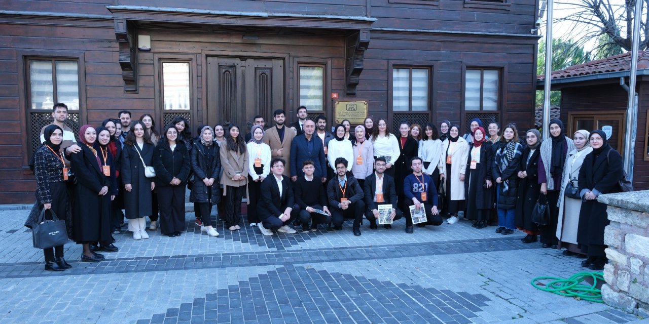 Konya'daki öğrenciler İstanbul'da çeşitli kurumları ziyaret etti