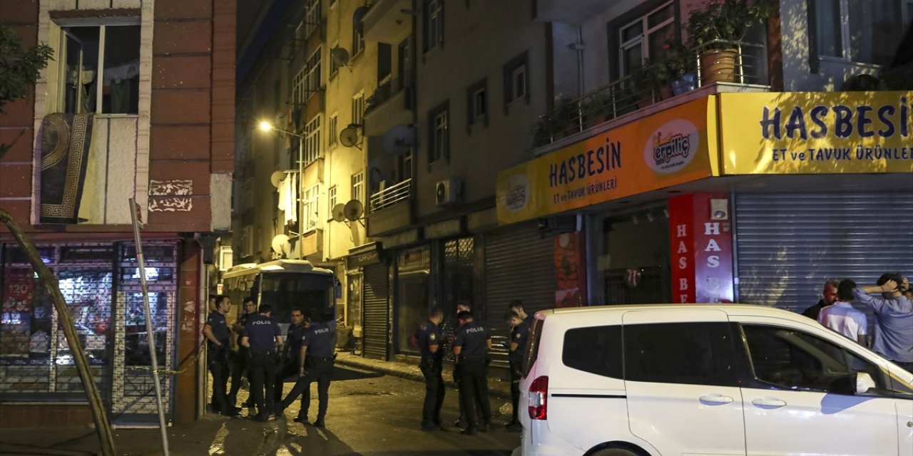 Bağcılar'da evli çiftin aileleri arasında çıkan kavgada 9 gözaltı