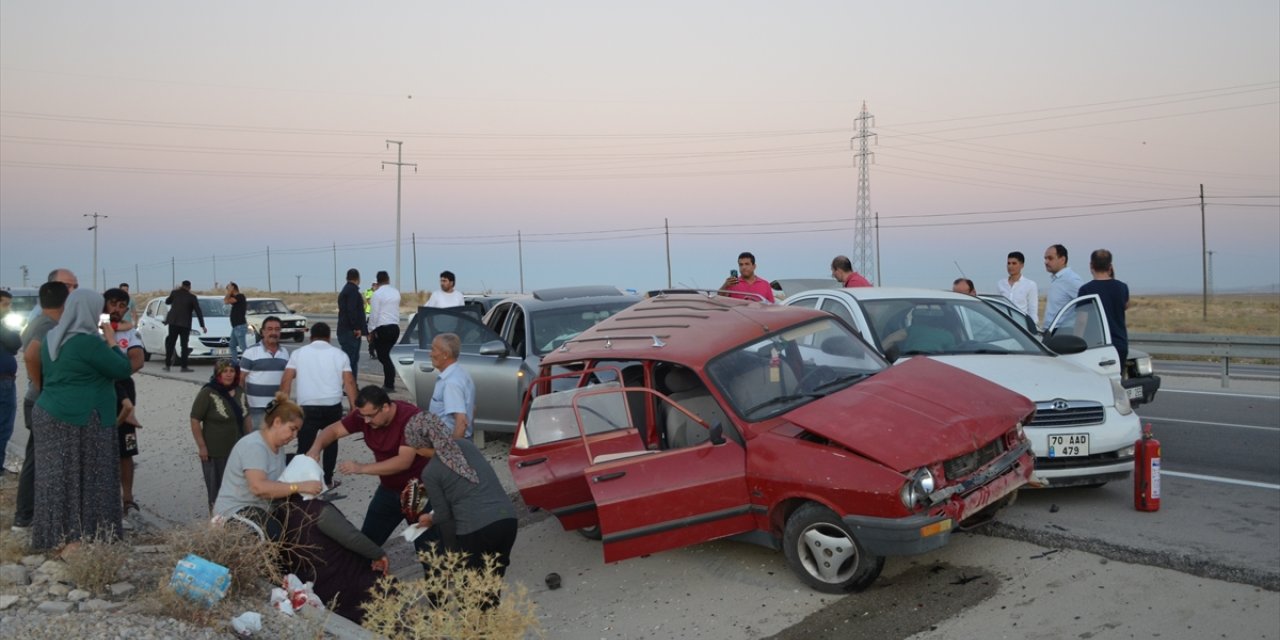 Karaman'da zincirleme trafik kazasında 4 kişi yaralandı