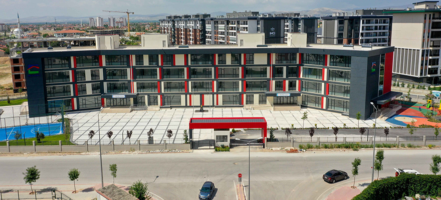 MERAM’DA 40 DERSLİKLİ ÖRNEK OKULUN YAPIMI TAMAMLANDI