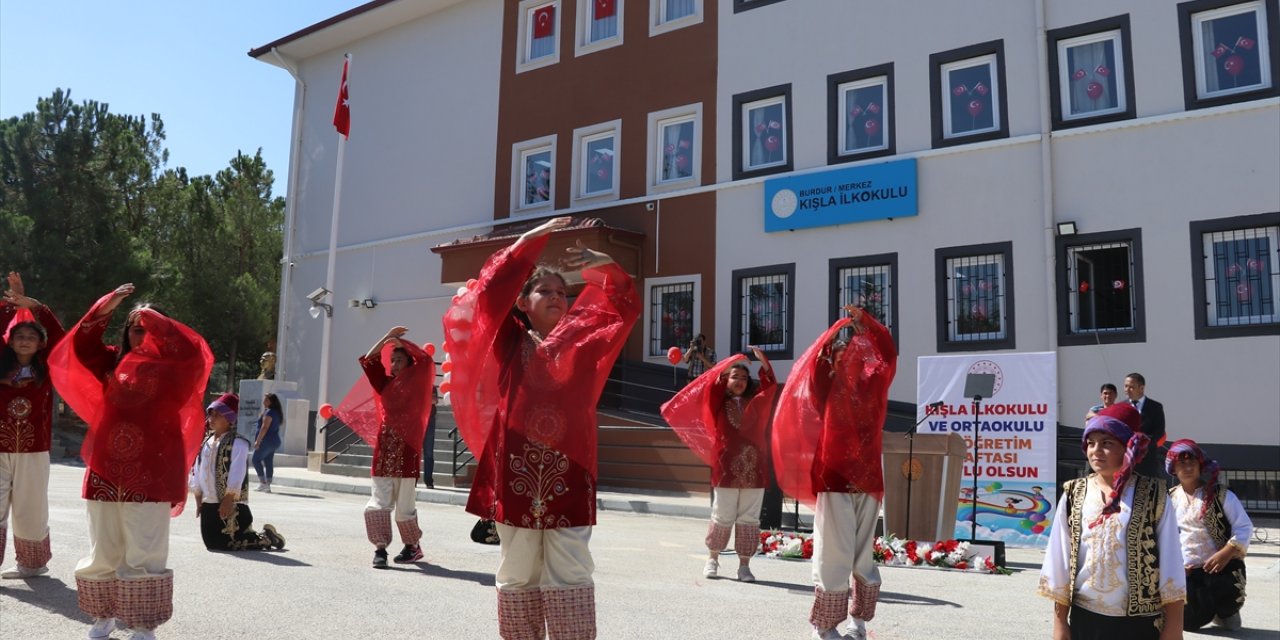 Antalya ve çevre illerde yeni eğitim öğretim yılı başladı