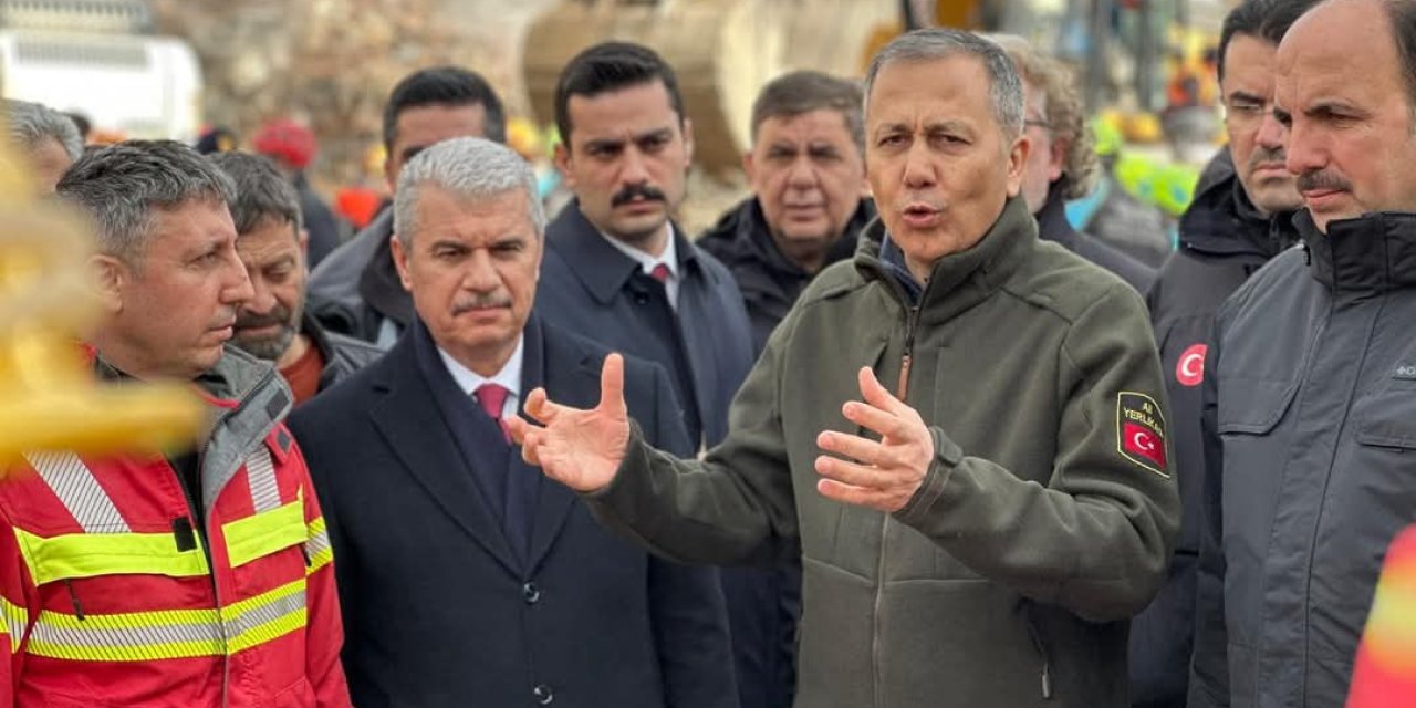 Ali Yerlikaya; "Enkazda başka kimse yok, arama işlemi bitti. Enkaz kaldırma noktasına geçiyoruz"