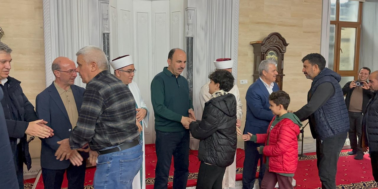 Konyalıların kandil bereketine ortak oldular! Vali ve Başkanlar katıldı