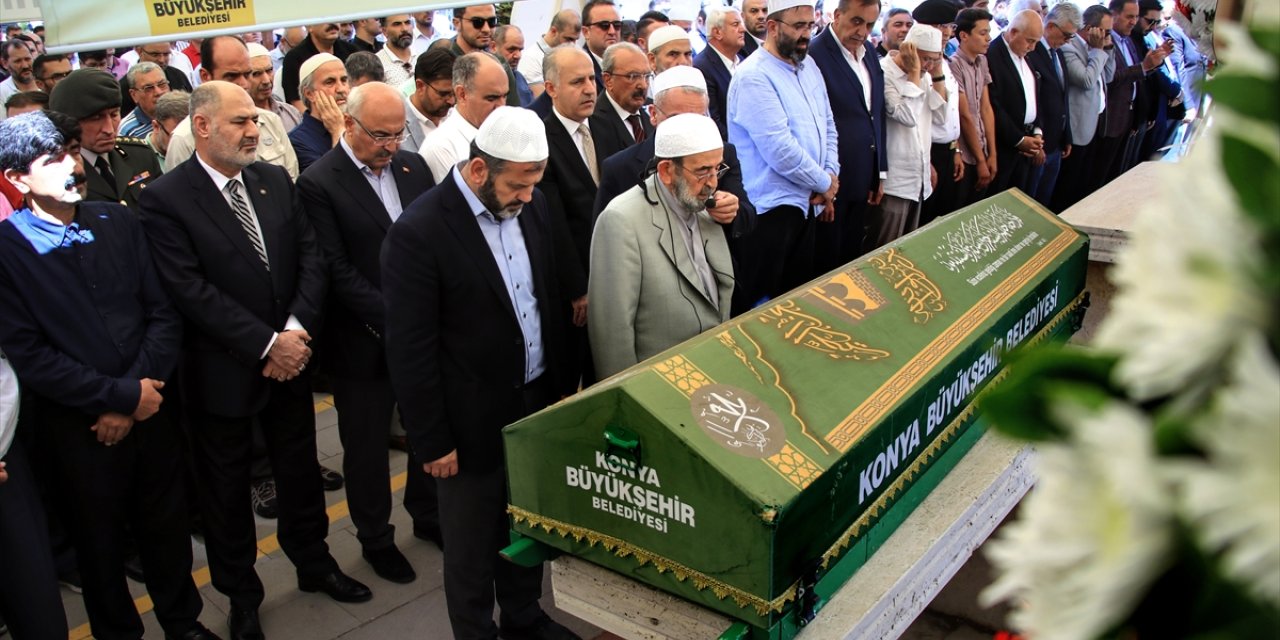 İzmir Valisi Köşger'in kayınpederi Konya'da toprağa verildi
