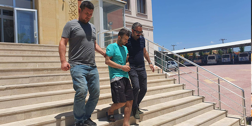 Polisin dikkati aranan 2 kişiyi yakalattı