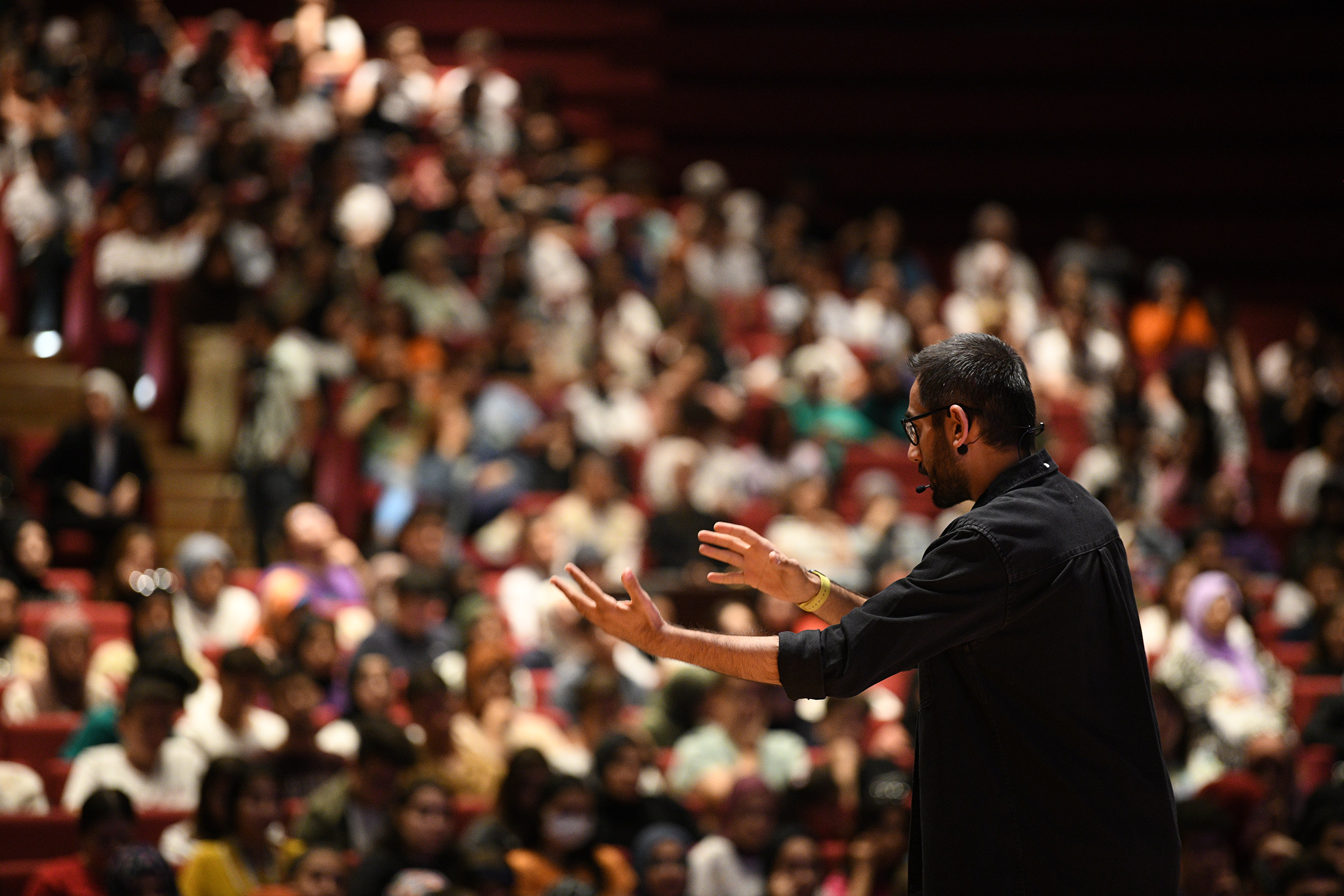 “Gri Koç” tarafından verilen seminere öğrenciler büyük ilgi gösterdi.