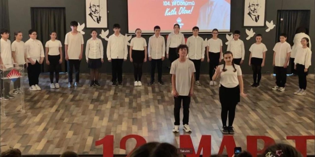 Balıkesir'de öğrenciler İstiklal Marşı'nı işaret diliyle seslendirmeleri büyük beğeni topladı!
