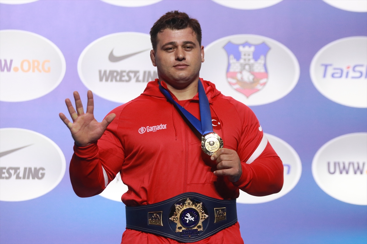 Dünya Şampiyonu  5.Kez Gururlandırdı