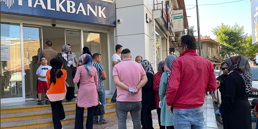 Vatandaşlar sosyal konut projesi için başvurularını yapmaya başladı