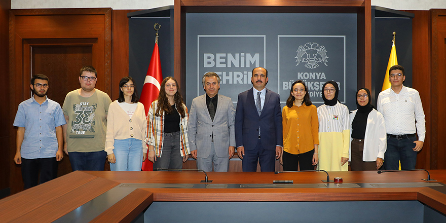 Başkan Altay YKS’de İlk 100’e Giren Konyalı Öğrencilerle Buluştu