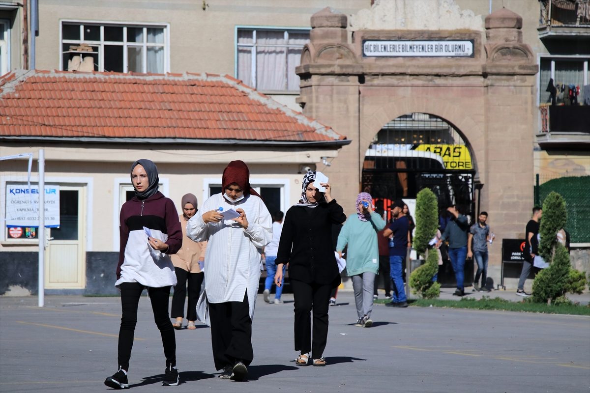 Konya'da KPSS Heyecanı Başladı