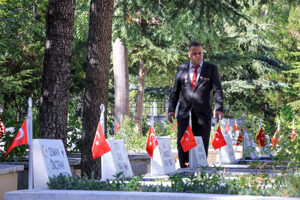 Kahraman gazi "tahta bacakla" cepheye koşan şehit dedesinin izinden gidiyor