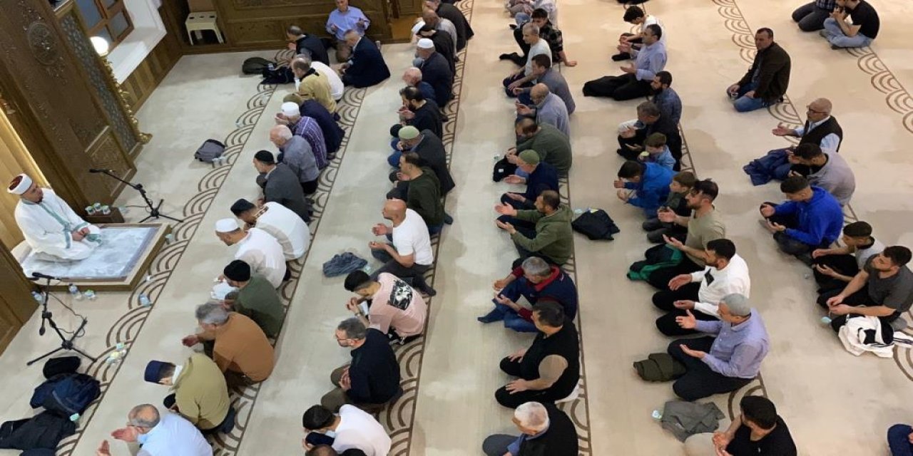 Konya'da son teravihi hatimle kıldılar