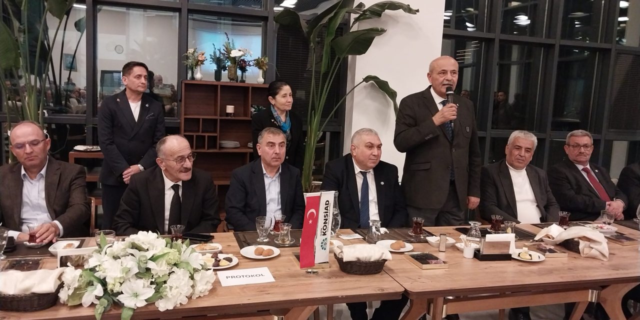 Başkan Adil Bayındır İzmir’de Yaşayan Konyalılarla İftar Yemeğinde Bir Araya Geldi!