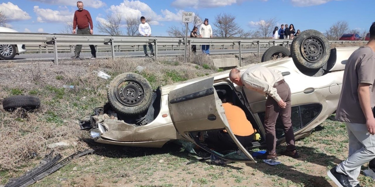 Konya'da otomobil takla attı: 2 yaralı
