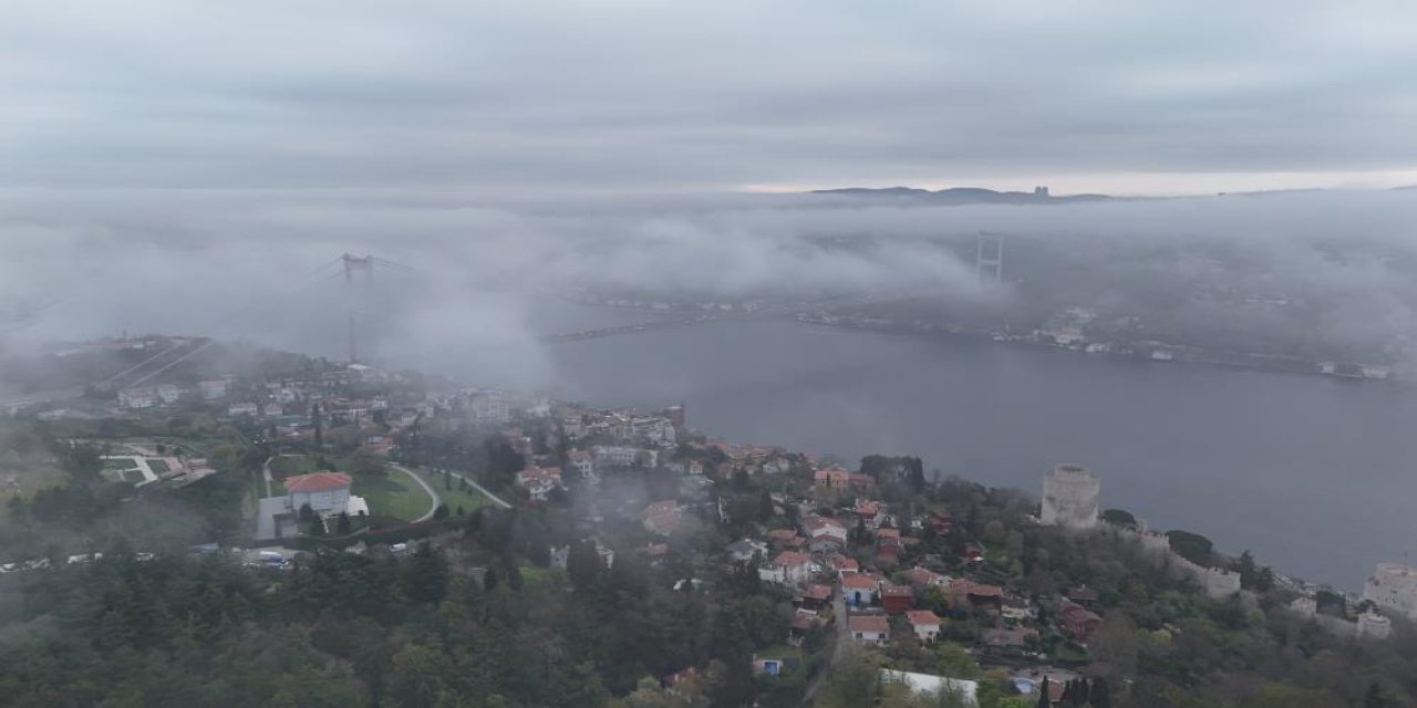 İstanbul'da sis etkili oldu: Kartpostallık manzara havadan görüntülendi
