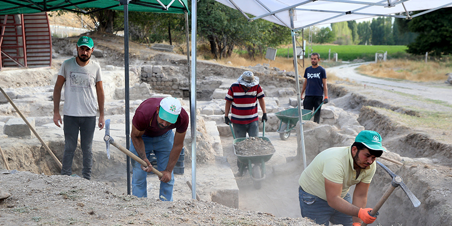 800 yıllık su kanalları gün yüzüne çıkarılıyor