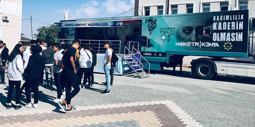 Emniyetin Gezici Narkotik Tırı Kadınhanı'na geldi