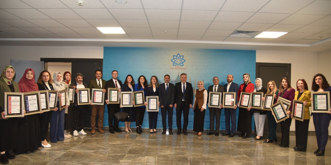 Konya'da okul ve kurumlara sertifikaları törenle verildi!