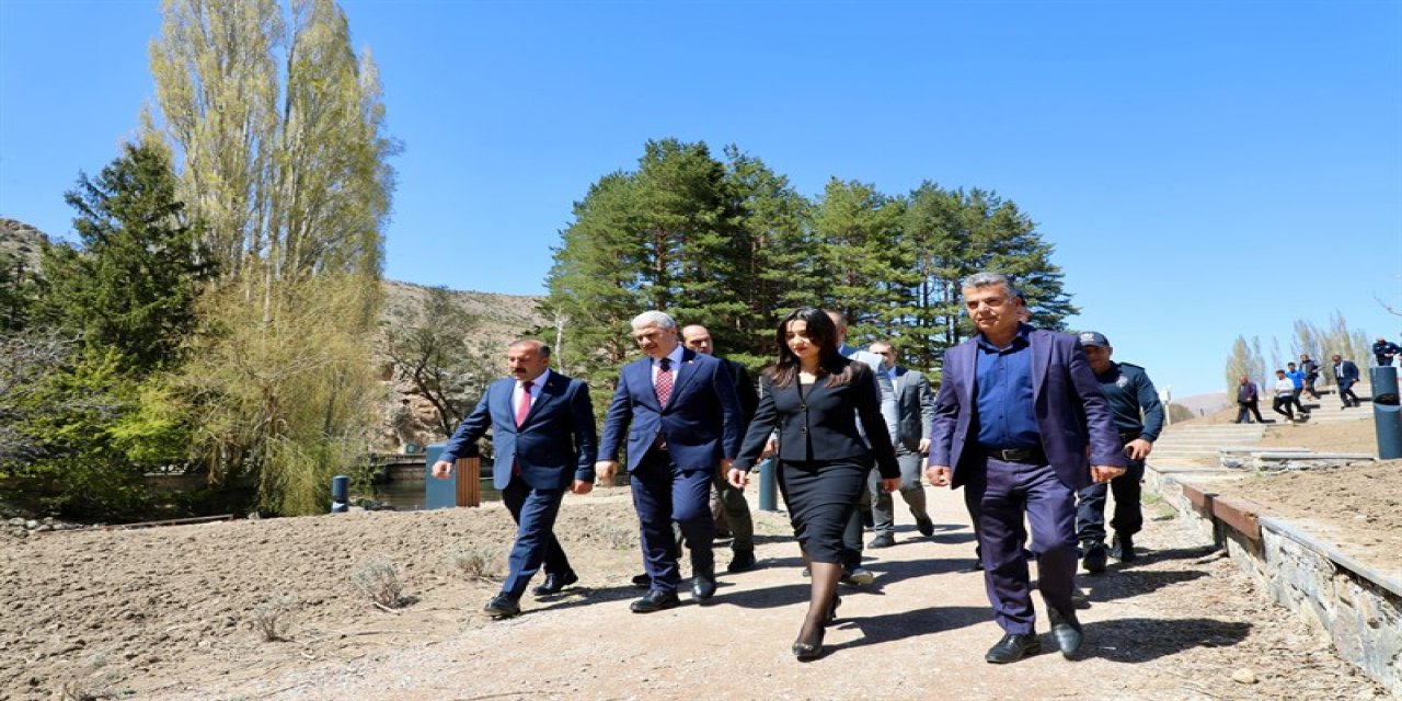 Vali Akın Konya'yı karış karış geziyor! Halkapınar'da incelemelerde bulundu!
