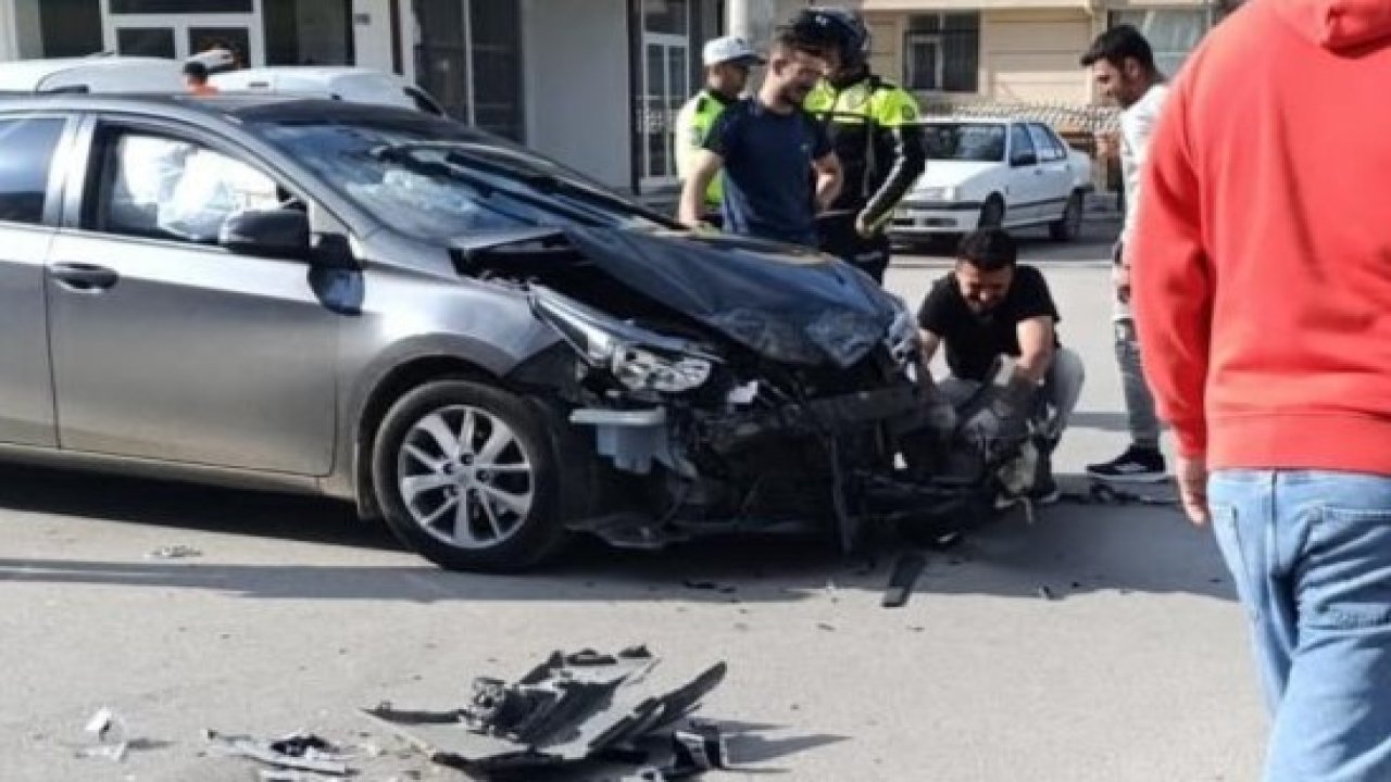 Konya'da kaza: 2 araç çarpıştı