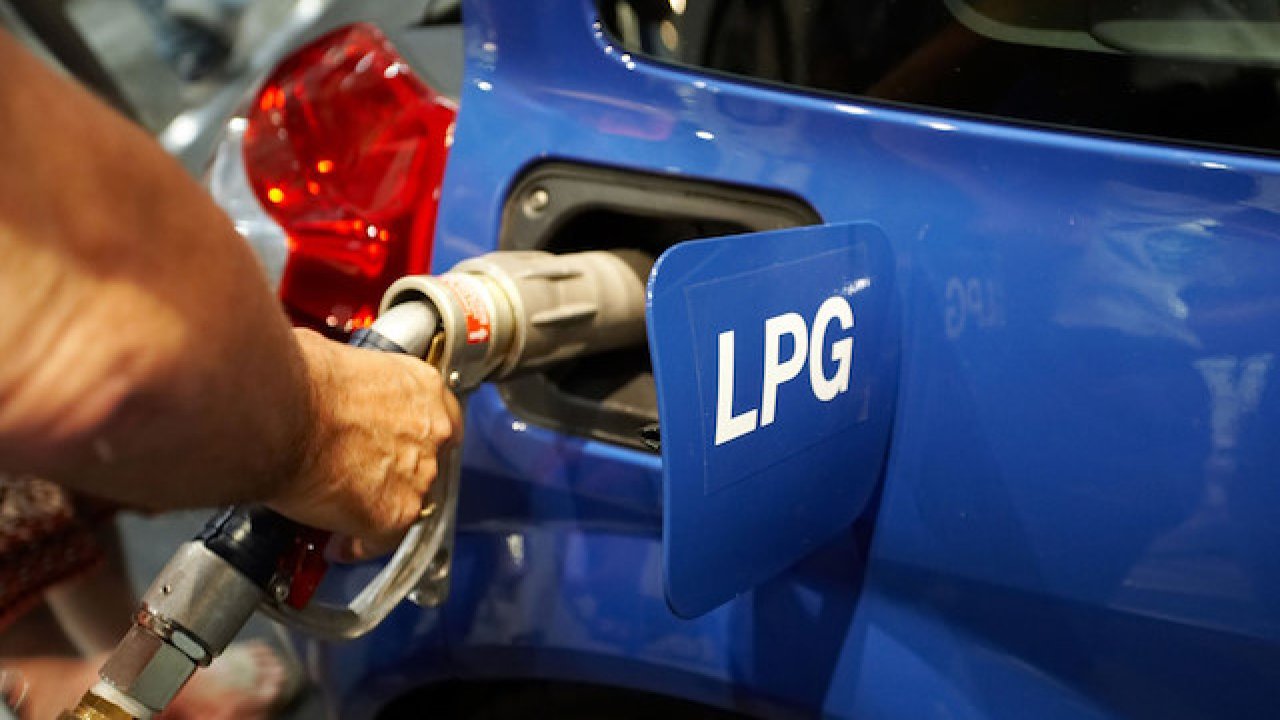 Oto gaz fiyatlarına büyük indirim geliyor: 6 Mayıs’tan itibaren 1,20 TL düşecek!