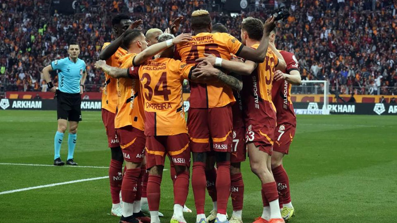 Galatasaray evinde Sivasspor'u rahat geçti: Galatasaray 4-1 Sivasspor