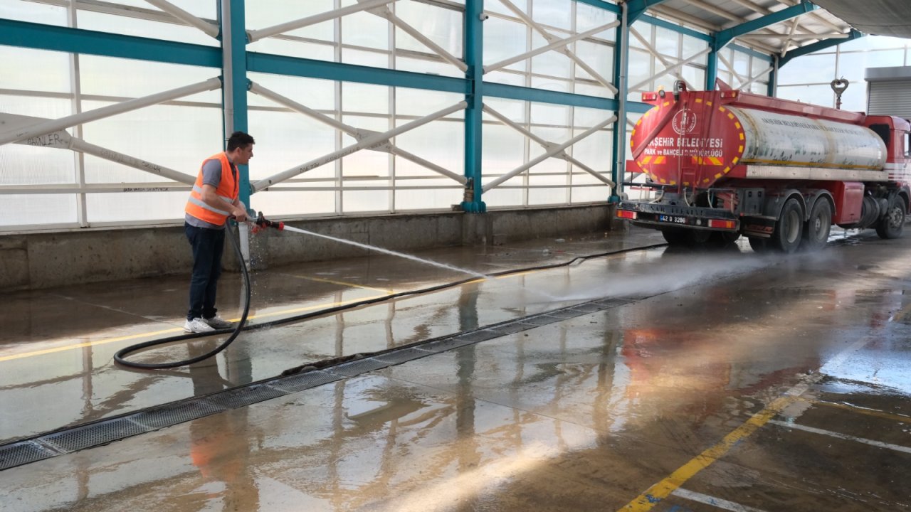 Konya'nın bu belediyesi pazar yerlerine bahar temizliğine başladı!