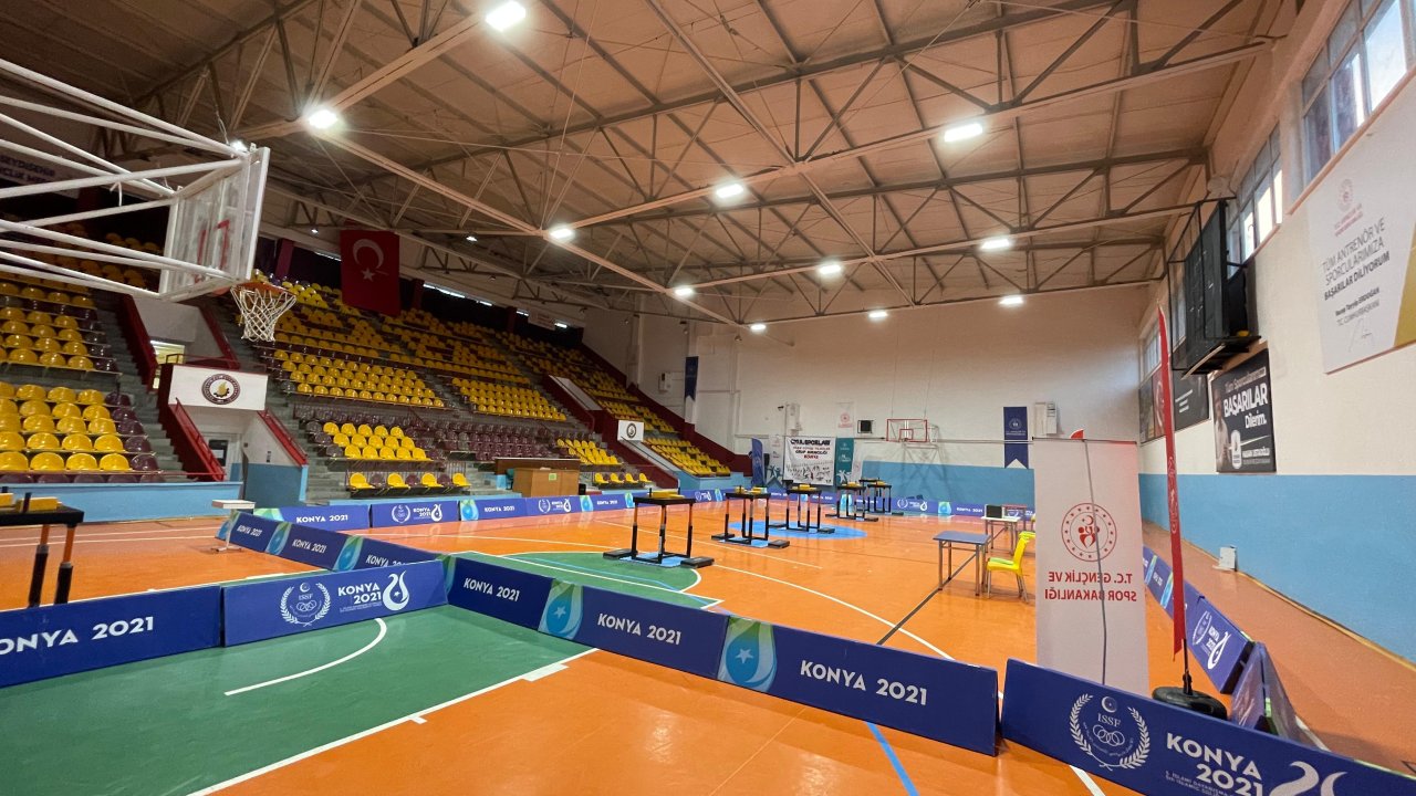 Seydişehir’de yıldızlar bilek güreşi müsabakaları başladı