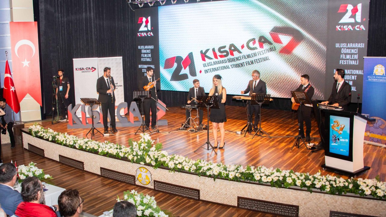 Selçuk Üniversitesi'nde Uluslararası Öğrenci Filmleri Festivali start aldı