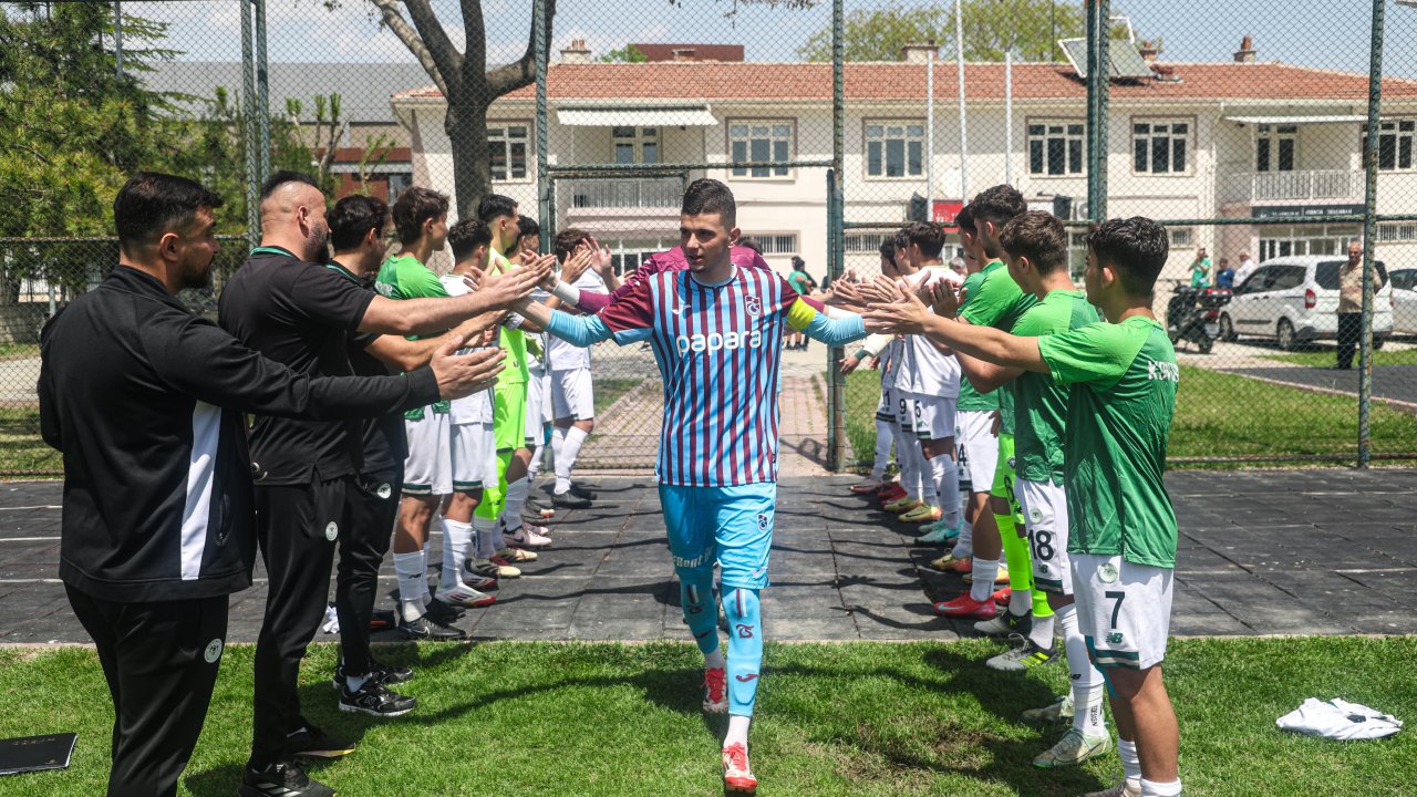 Konyaspor'un gençlerinden alkışlanacak hareket