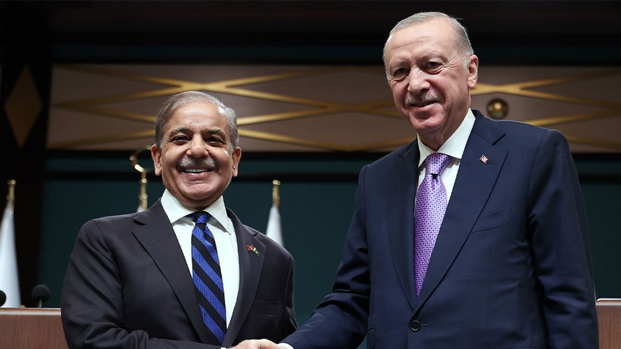 Cumhurbaşkanı Erdoğan Pakistan Başbakanı Şahbaz Şerif ile telefonda görüştü