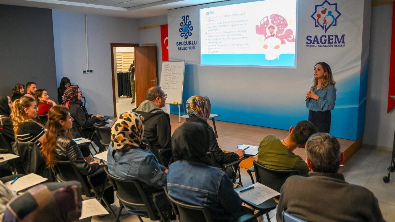 Selçuklu Aile Gelişim Merkezi'nden ailelere seminer: Sınav Kaygısının nasıl önleneceği anlatıldı