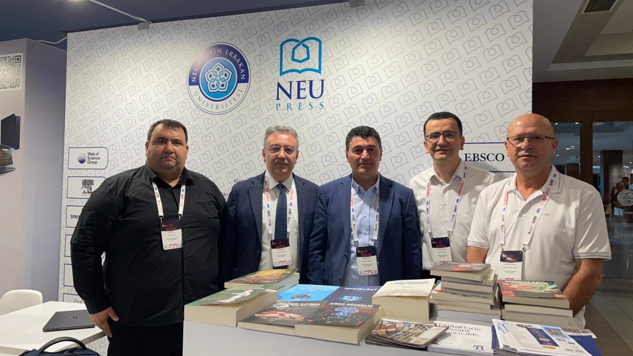 Konya'daki üniversite “Bilişim Sistemleri ve Teknolojileri Fuarı”ndaki standıyla ilgi gördü