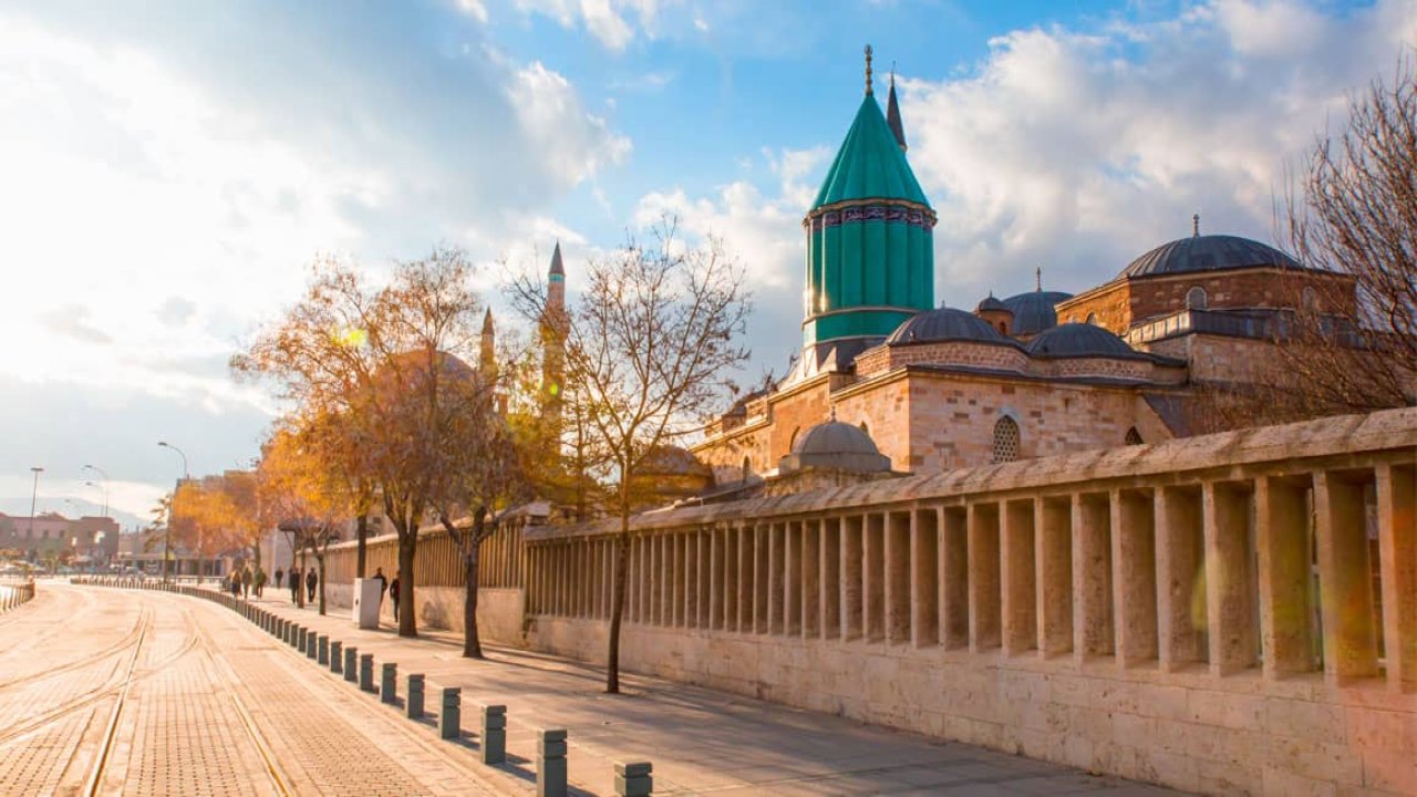 Konya'da 9 Mayıs Cuma Günü Bahar Tadında Geçecek: Güneşli ve Ilık Bir Gün Bekleniyor!