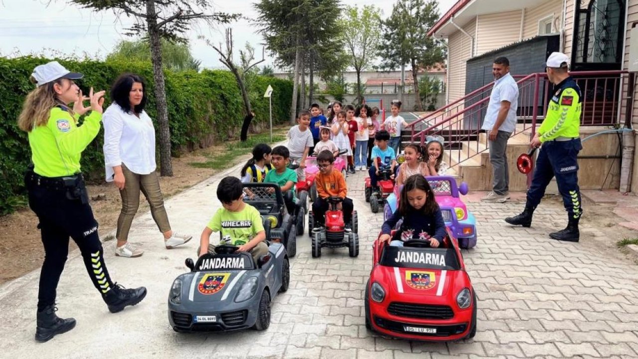 Konya'da anaokulu öğrencilerine trafik güvenliği eğitimi