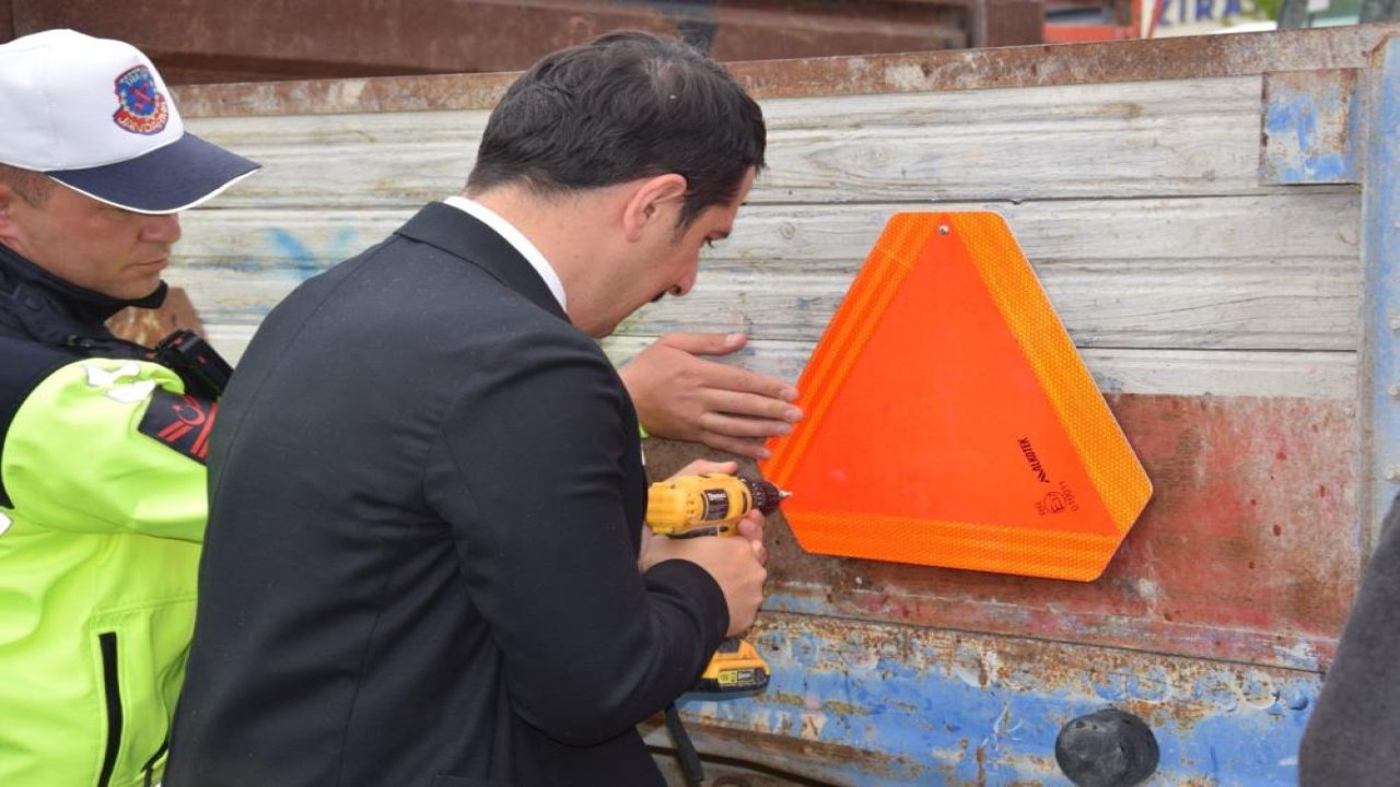 Konya'da çiftçilere reflektör dağıtılıyor
