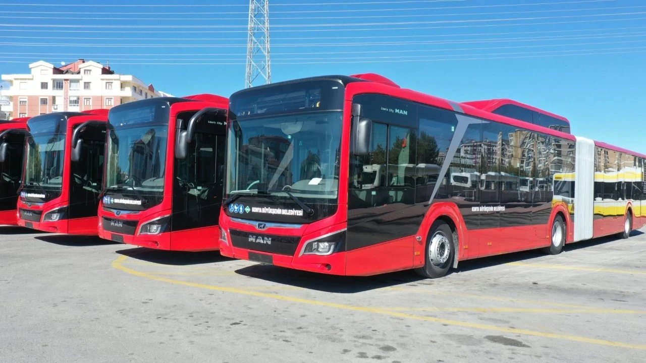 Konya’da gece yol çalışması: Hadimi Caddesi'nde trafik düzenlemesi!