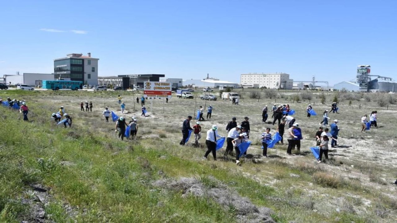 Konya'da gençlerden örnek etkinlik: Çöpleri topladılar