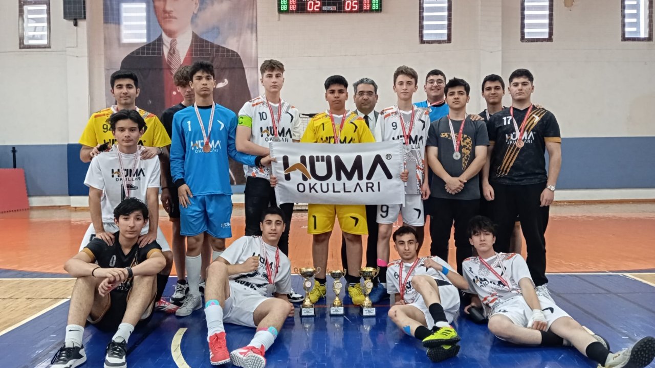 Özel Hüma Okulları sporda yine doludizgin! Çok sayıda derece ve 6 kupa kazandılar