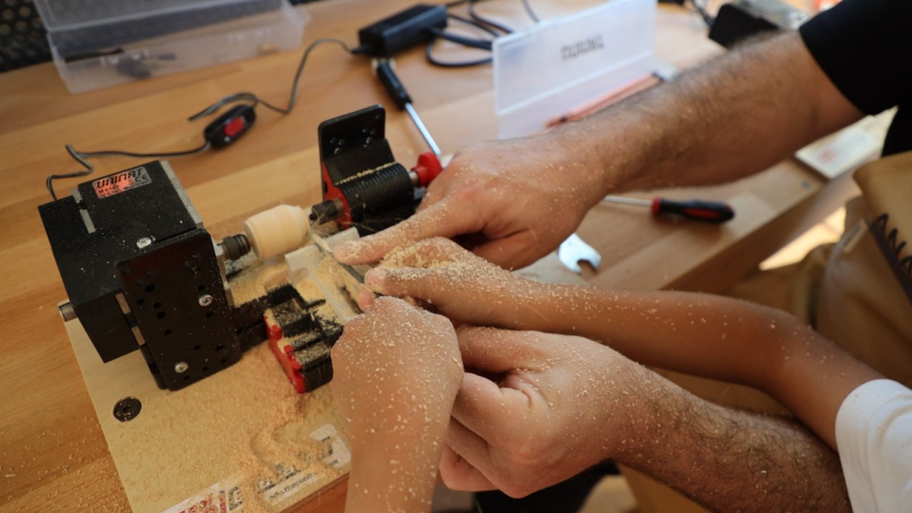 Komek’ten “Ahşap Oyuncak Çocuk-ebeveyn Atölyesi” etkinliği