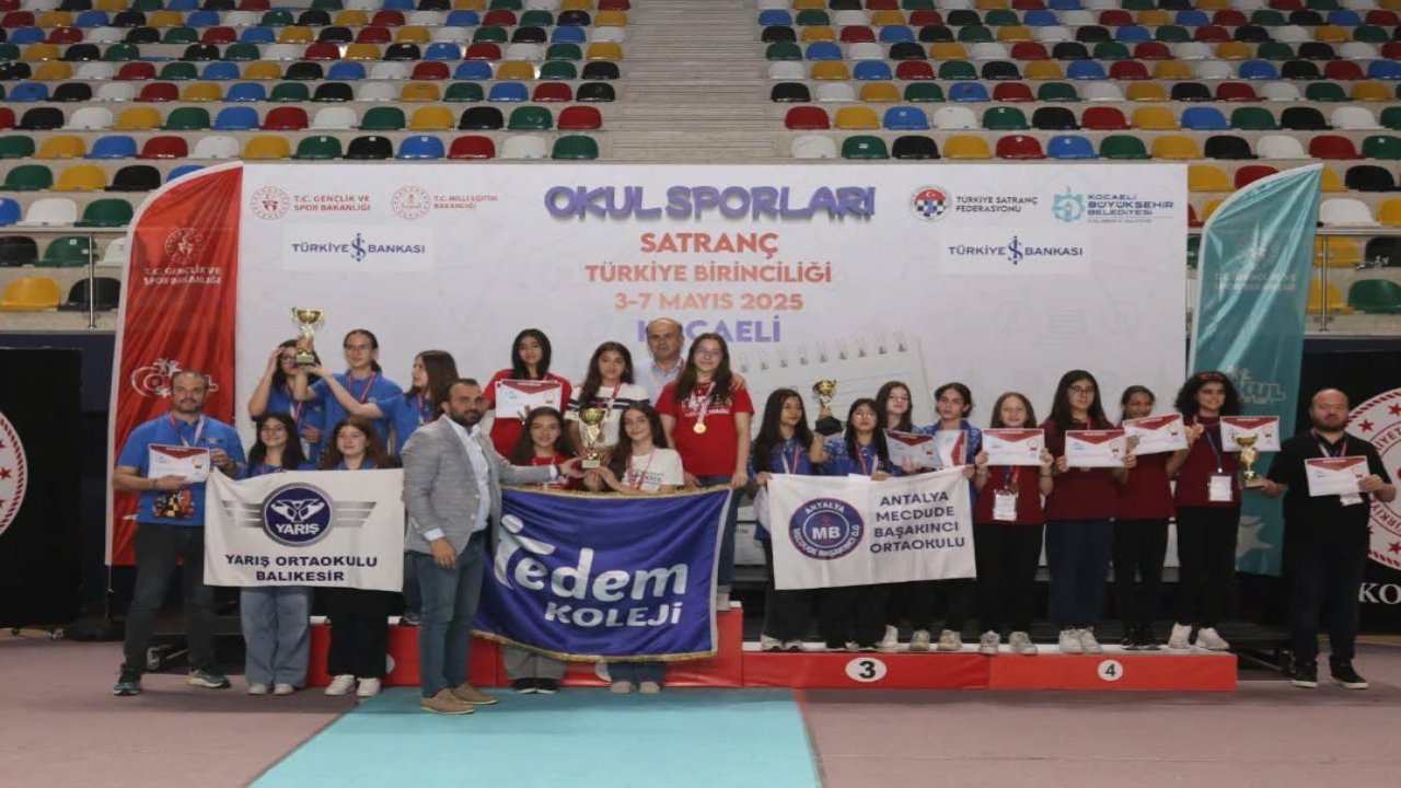 Tedem Ortaokulu satranç takımından Türkiye Şampiyonluğu!