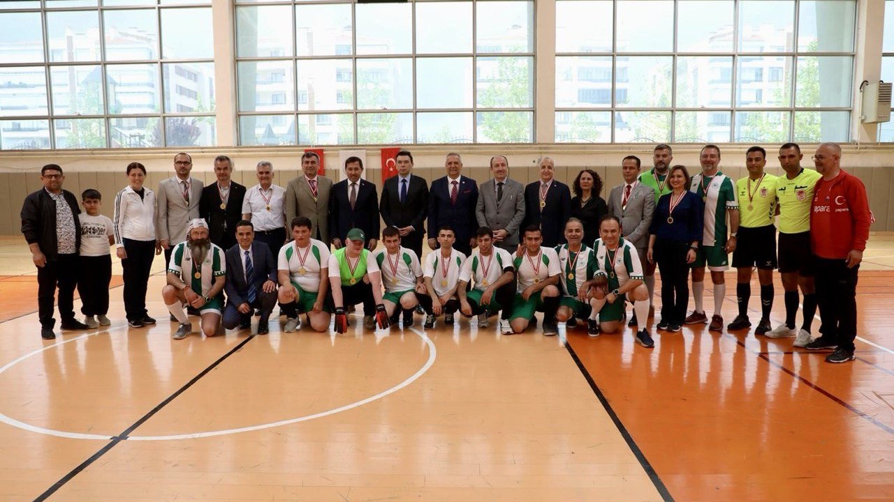 KTÜN’den anlamlı destek: “Gönüller & Özeller” futsal maçıyla Engelliler Haftası’na özel katkı